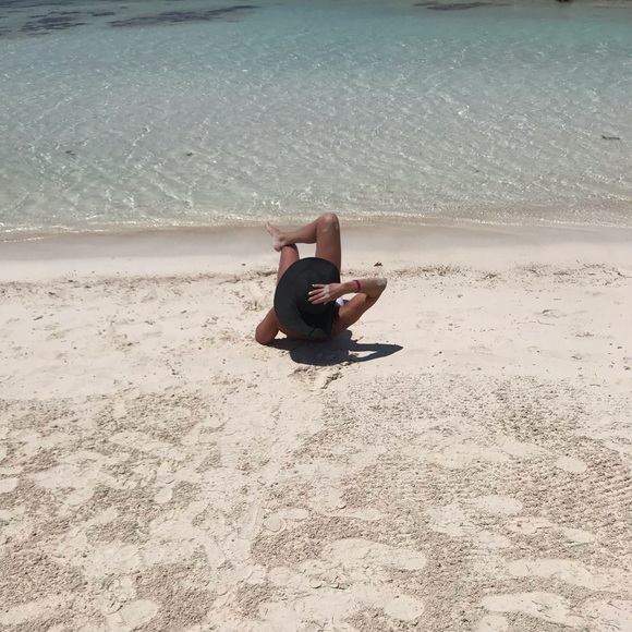 Meet your Posher, Martine - Picture 1 of 7